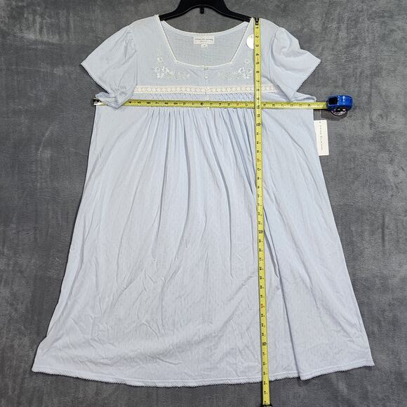 Miss Elaine Short Nightgown Embroidery Pintuck Detail Light Blue Size 2X - Picture 8 of 8